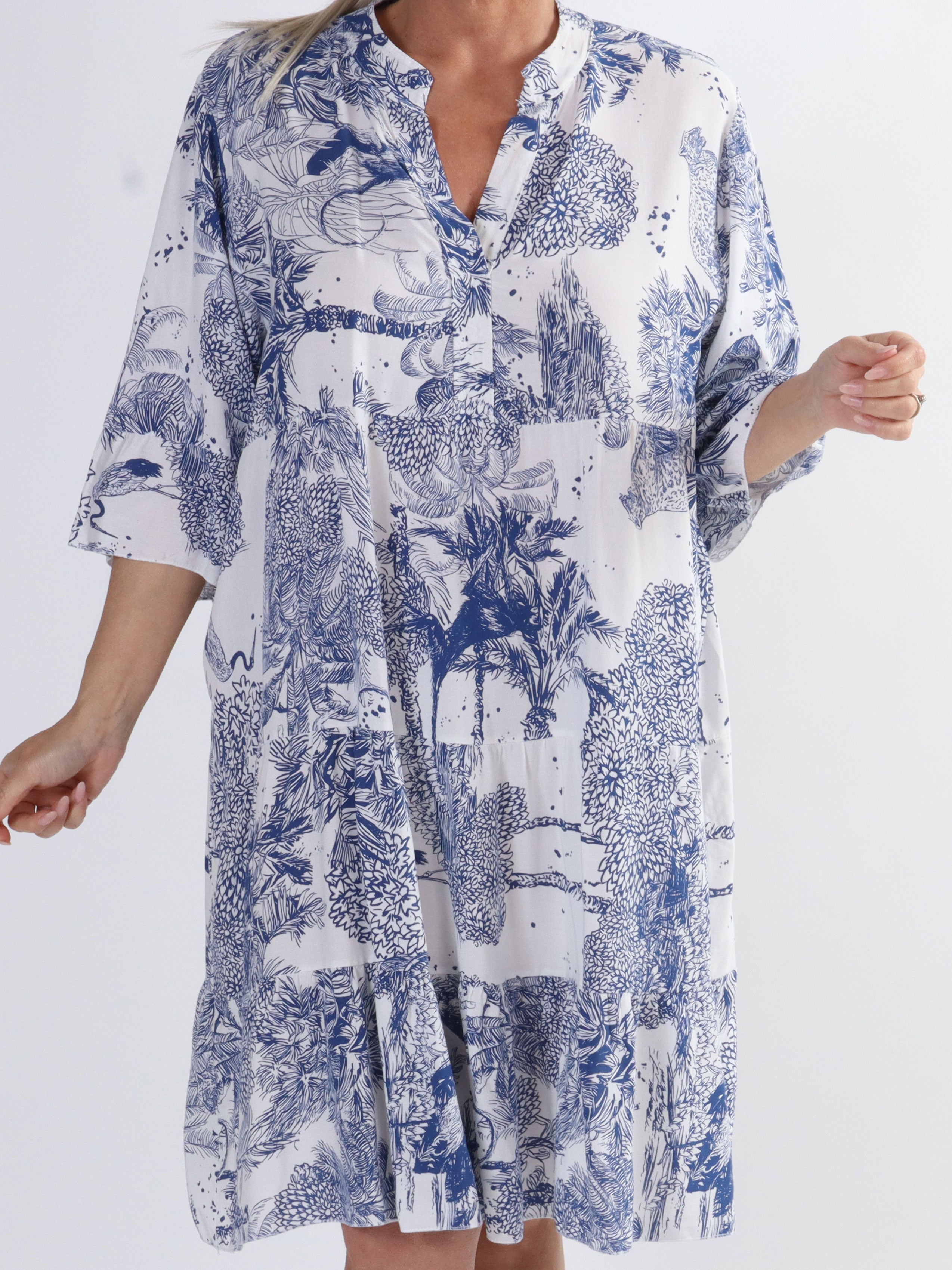 Abbie - Söt klänning i plus size med djungelmotiv